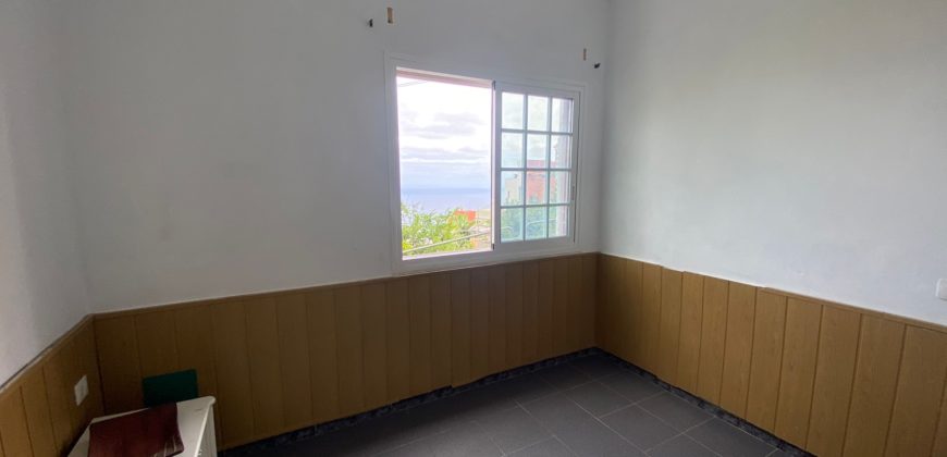 ¡Espectacular casa con vistas al mar en Icod de los Vinos, Tenerife: ¡Inversión perfecta!