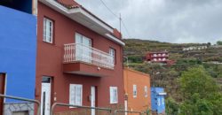 ¡Espectacular casa con vistas al mar en Icod de los Vinos, Tenerife: ¡Inversión perfecta!