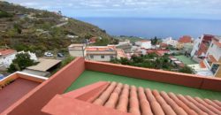 ¡Espectacular casa con vistas al mar en Icod de los Vinos, Tenerife: ¡Inversión perfecta!