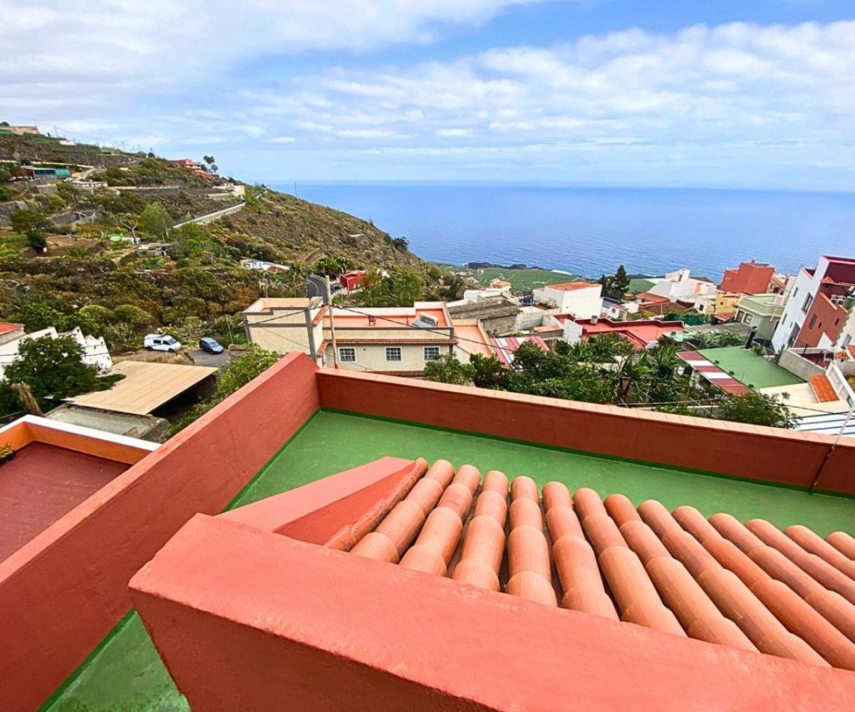 Trzypiętrowy dom z widokiem na ocean: idealna inwestycja!