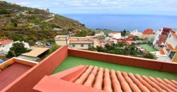 ¡Espectacular casa con vistas al mar en Icod de los Vinos, Tenerife: ¡Inversión perfecta!