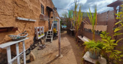 Dom z dużą działką rustykalną o powierzchni 150 000 m²