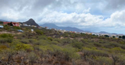 Increíble parcela con dos construcciones para reformar con vistas a las montañas y al mar.