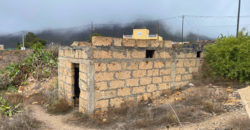 Excelente parcela rústica de 26.767m2 con 2 tanques de agua y cuarto de apero