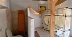 Increíble parcela con dos construcciones para reformar con vistas a las montañas y al mar.