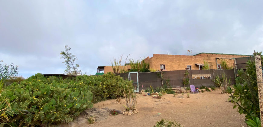 Protegido: Dom z działką inwestycyjną o powierzchnii 150.000 m2 w Chayofa