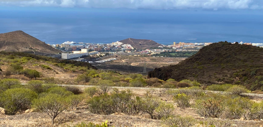 Protegido: Dom z działką inwestycyjną o powierzchnii 150.000 m2 w Chayofa