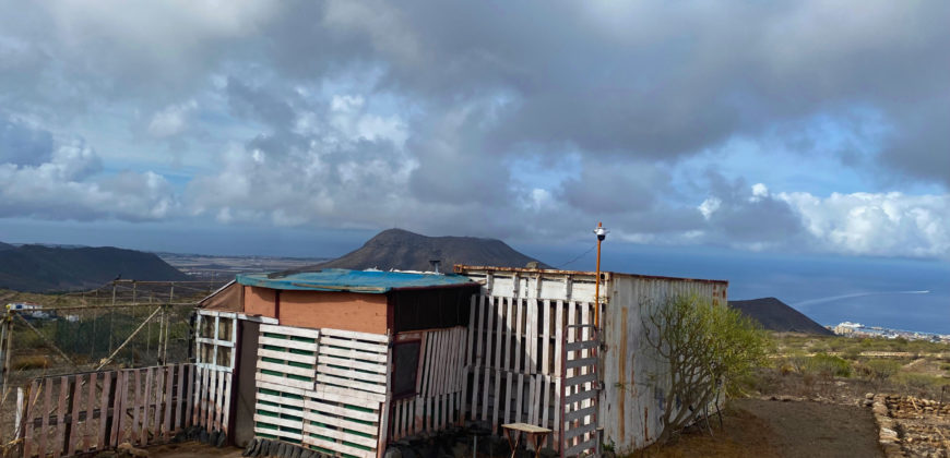 Protegido: Dom z działką inwestycyjną o powierzchnii 150.000 m2 w Chayofa