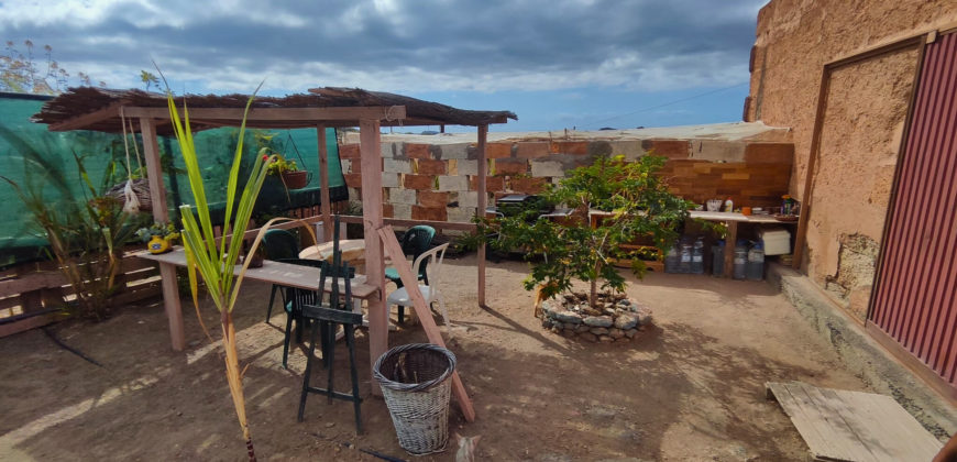 Dom z dużą działką rustykalną o powierzchni 150 000 m²