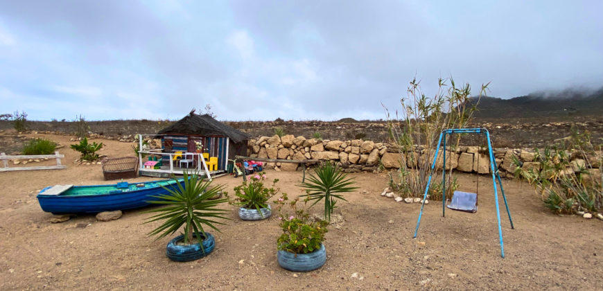 Protegido: Dom z działką inwestycyjną o powierzchnii 150.000 m2 w Chayofa