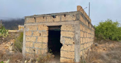 Excelente parcela rústica de 26.767m2 con 2 tanques de agua y cuarto de apero