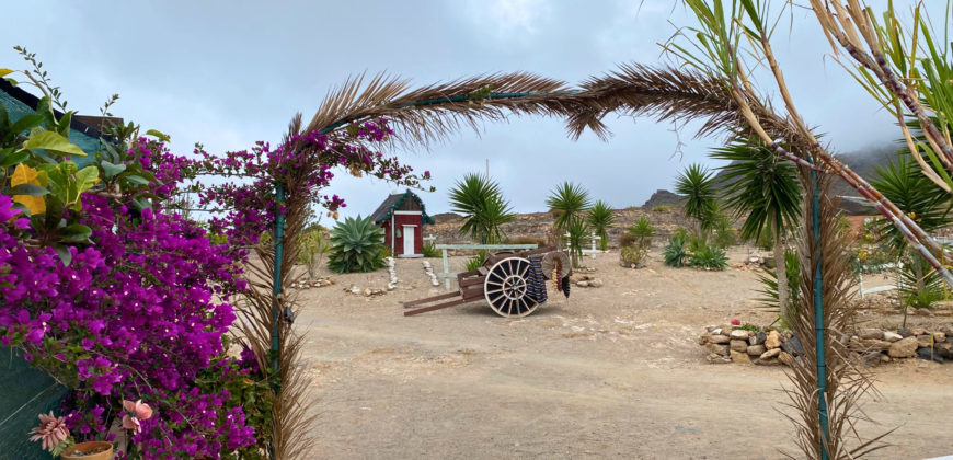 Protegido: Dom z działką inwestycyjną o powierzchnii 150.000 m2 w Chayofa