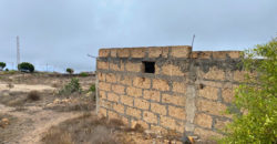 Excelente parcela rústica de 26.767m2 con 2 tanques de agua y cuarto de apero