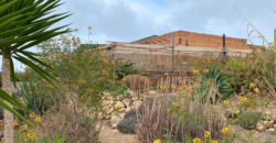 Dom z dużą działką rustykalną o powierzchni 150 000 m²