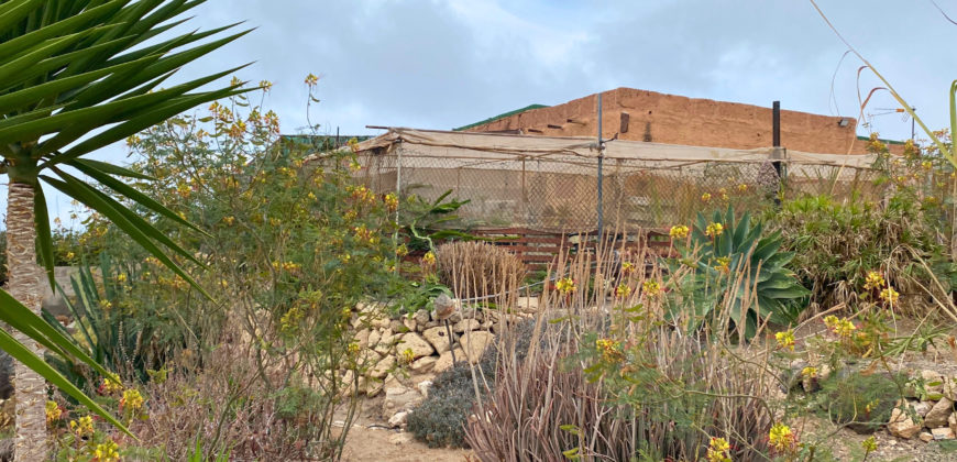 Dom z dużą działką rustykalną o powierzchni 150 000 m²