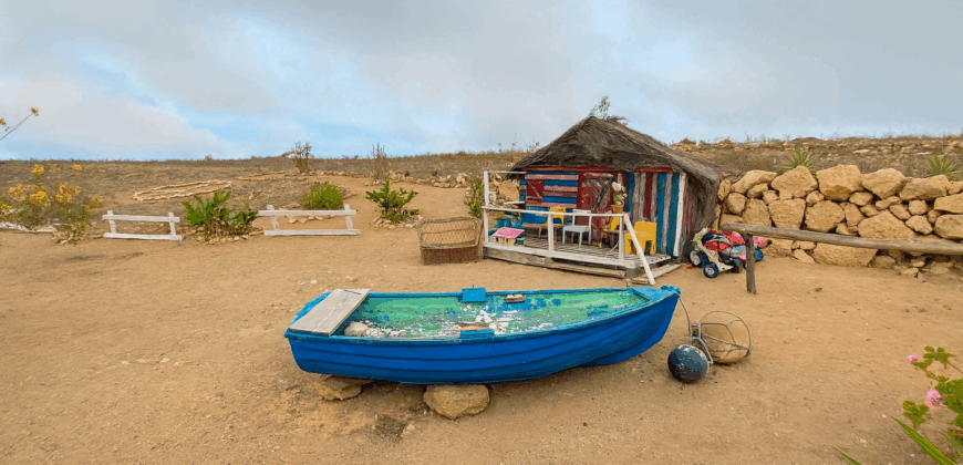 Dom z dużą działką rustykalną o powierzchni 150 000 m²