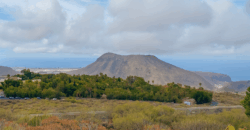 Dom z dużą działką rustykalną o powierzchni 150 000 m²