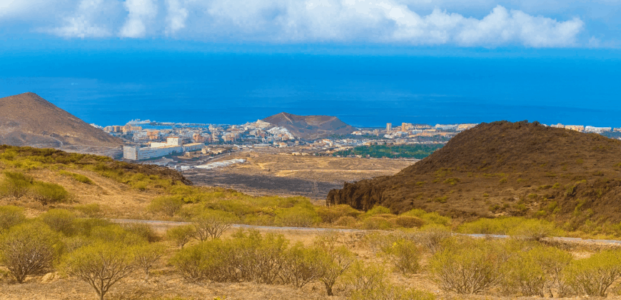 Dom z dużą działką rustykalną o powierzchni 150 000 m²