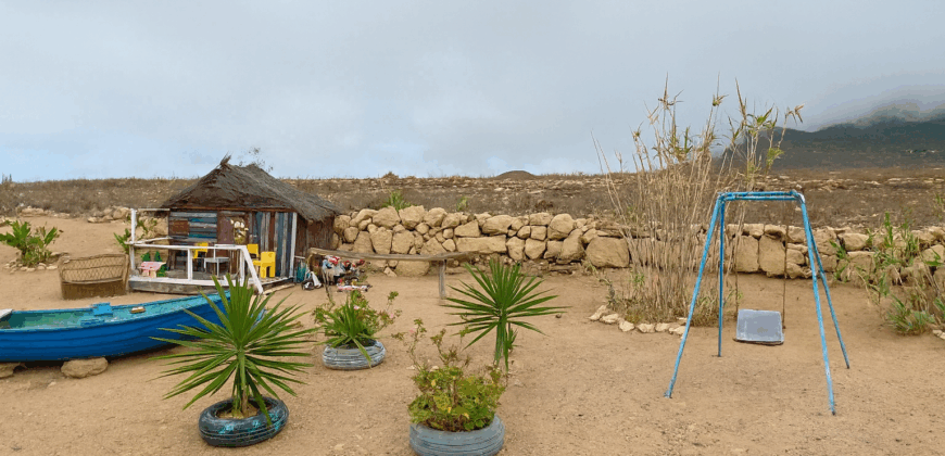 Dom z dużą działką rustykalną o powierzchni 150 000 m²