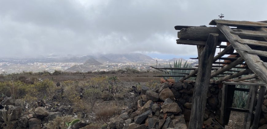 Parcela agrícola con vistas espectaculares en las montañas