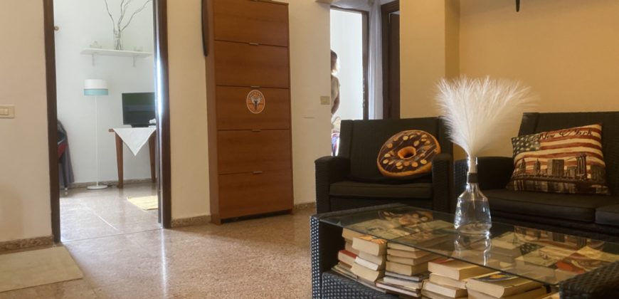 A house with a garden and a restaurant with panoramic views of the ocean and the city.