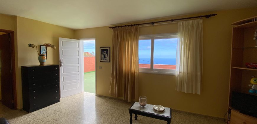 ¡Espectacular casa con vistas al mar en Icod de los Vinos, Tenerife: ¡Inversión perfecta!