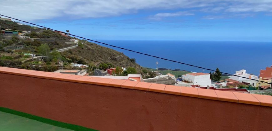 ¡Espectacular casa con vistas al mar en Icod de los Vinos, Tenerife: ¡Inversión perfecta!