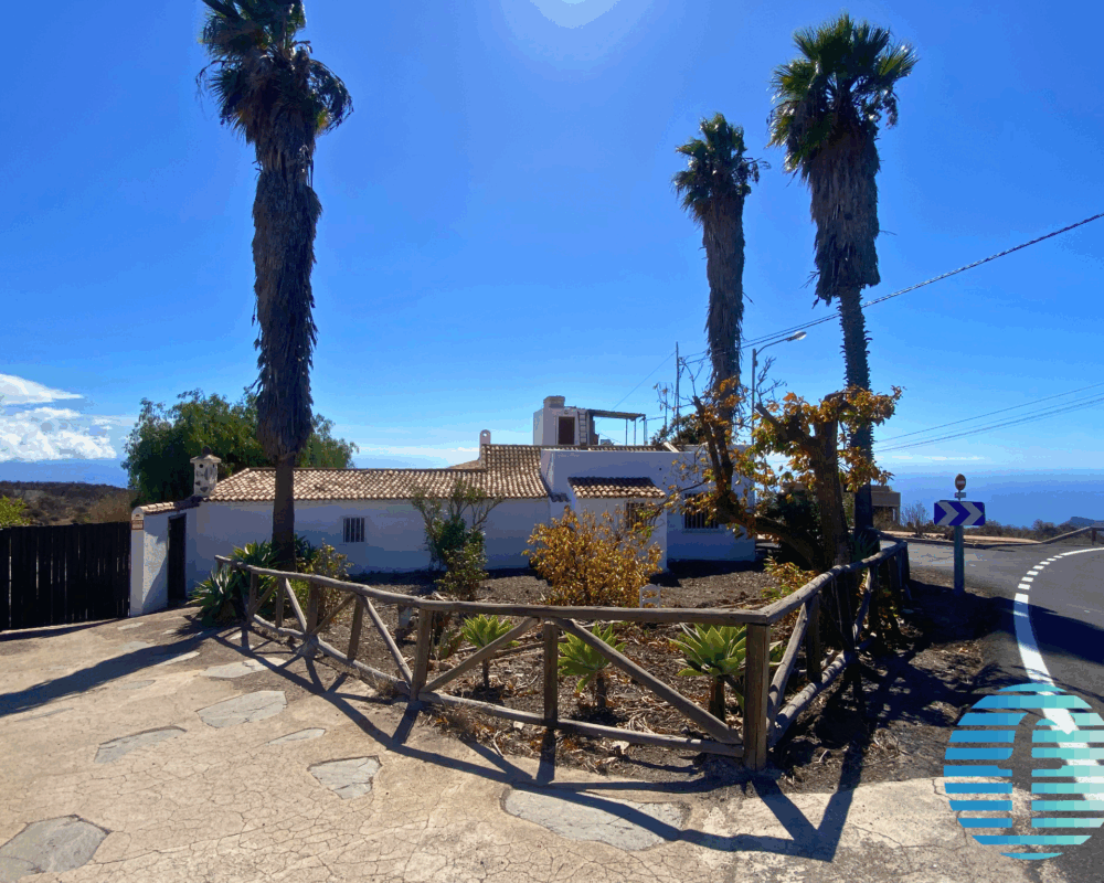 2 Domy, 2 Budynki, 10 Działek Budowlanych, 40 000 m² Możliwości