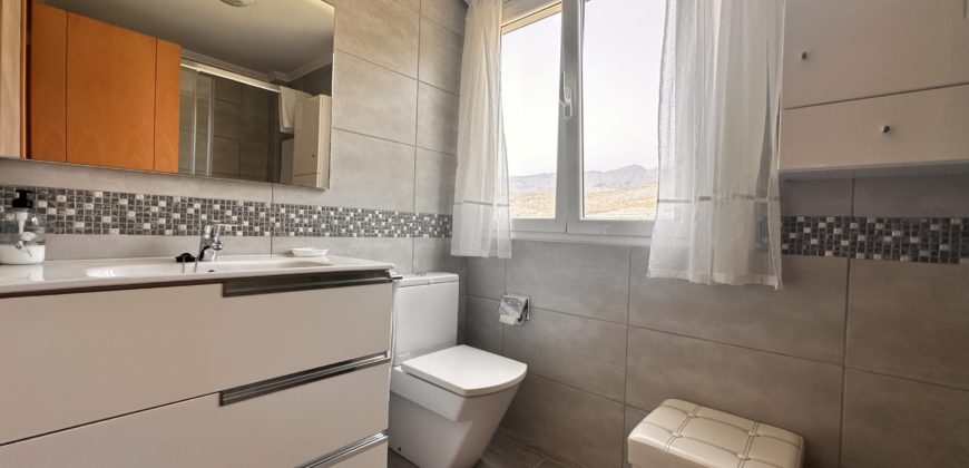 Idealny dom na wyspie – Apartament z tarasem w Torviscas Alto!