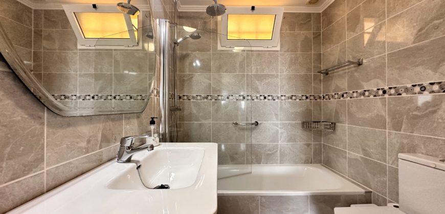 Idealny dom na wyspie – Apartament z tarasem w Torviscas Alto!