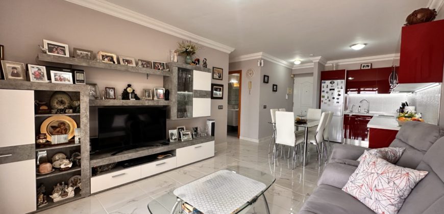 Idealny dom na wyspie – Apartament z tarasem w Torviscas Alto!