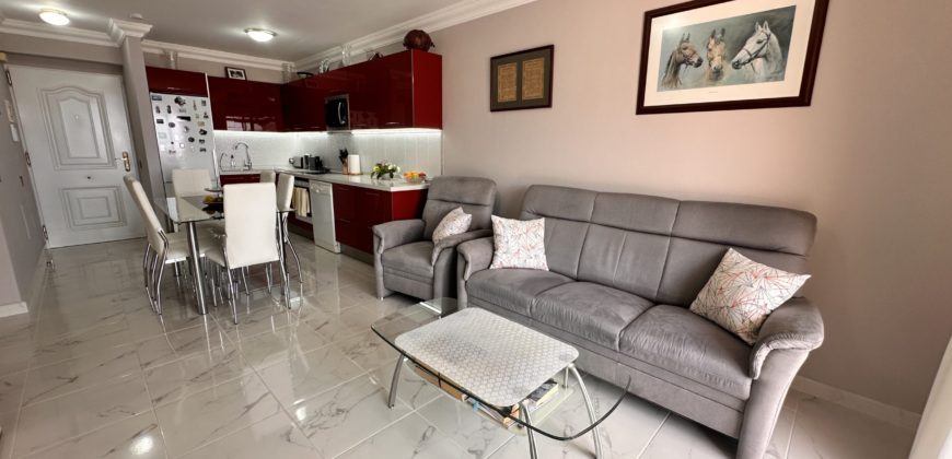 Idealny dom na wyspie – Apartament z tarasem w Torviscas Alto!