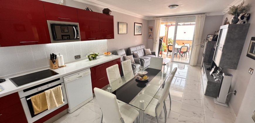 Idealny dom na wyspie – Apartament z tarasem w Torviscas Alto!