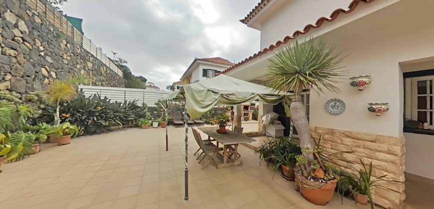 Santa Úrsula 2273272610537