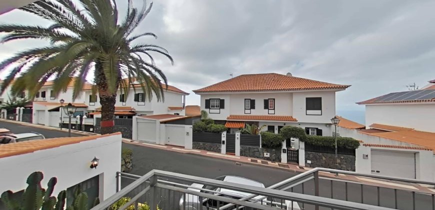 Santa Úrsula 2273272610537