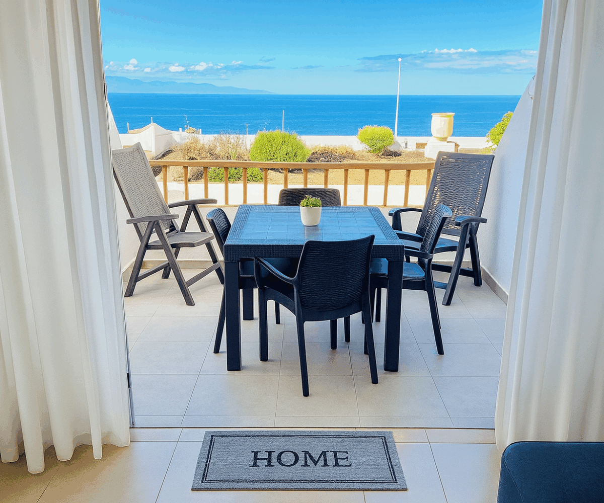 Beautiful 1-Bedroom Apartment with Sea Views in a Prime Location  -Puerto Colon