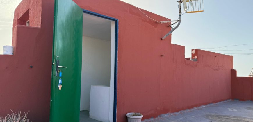 Tu Oasis Canario en Chimiche: Auténtica Casa con Cuevas y Vistas al Océano