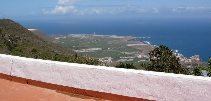 Finca Rústica con Parcela Urbana y Licencia Turística en Los Silos, Tenerife