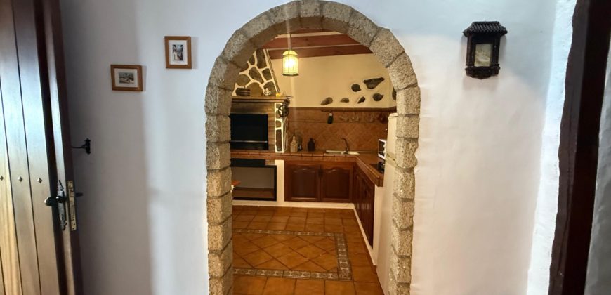 Finca Rústica con Parcela Urbana y Licencia Turística en Los Silos, Tenerife