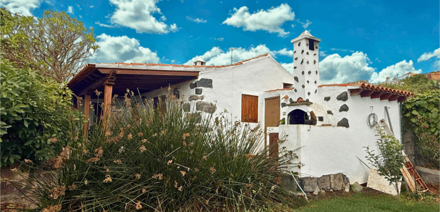 Finca Rústica con Parcela Urbana y Licencia Turística en Los Silos, Tenerife