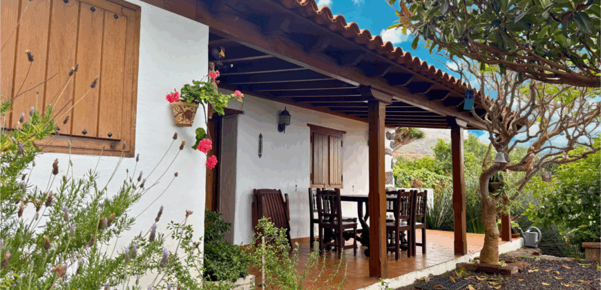 Finca Rústica con Parcela Urbana y Licencia Turística en Los Silos, Tenerife