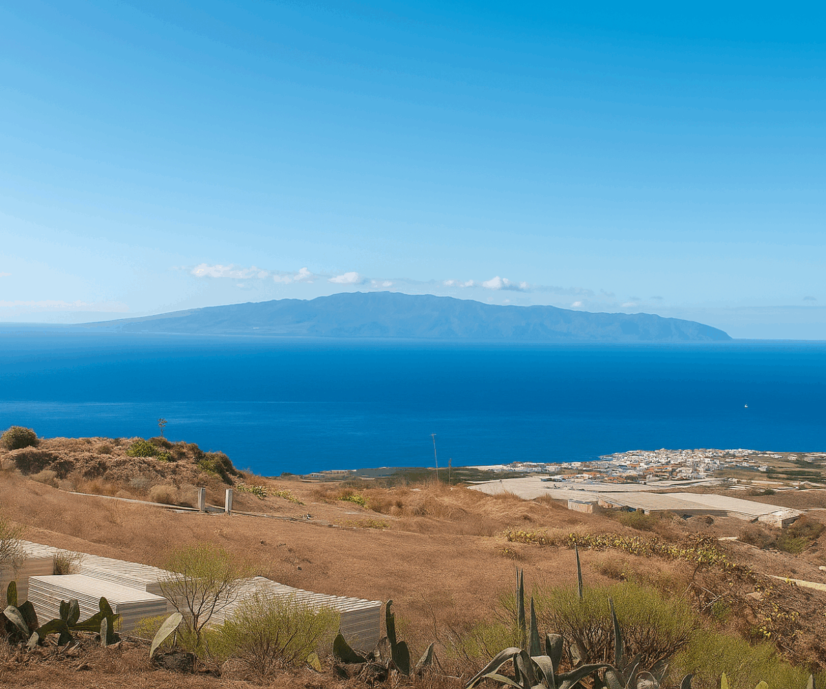 Parcela con proyecto agrícola y vistas espectaculares al mar en Tejina (Guía de Isora)