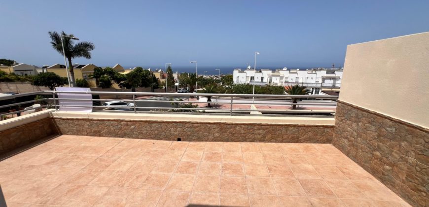 Chalet Adosado en Venta – Los Girasoles, Madroñal de Fañabé