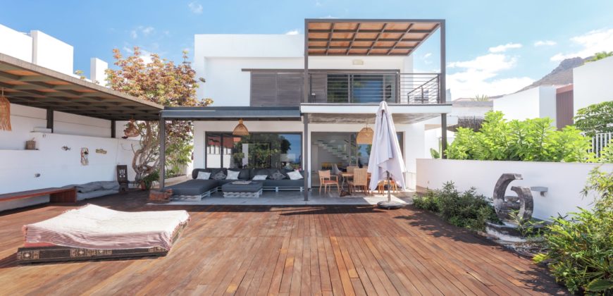 Ekskluzywna willa na sprzedaż w Madroñal de Fañabé – Adeje