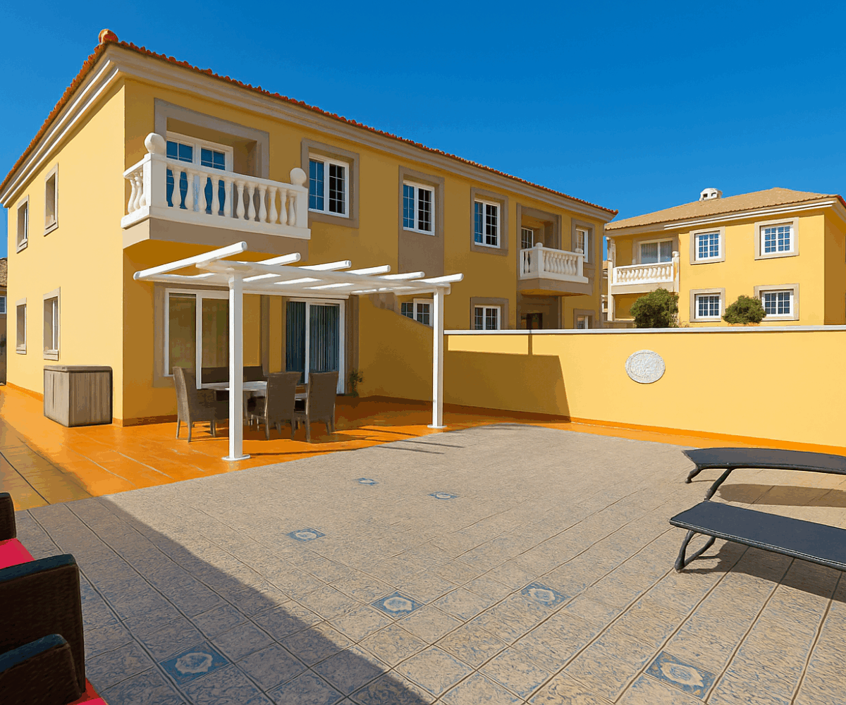 Dúplex Esquinero en Venta – Médano Beach, El Médano, Tenerife Sur