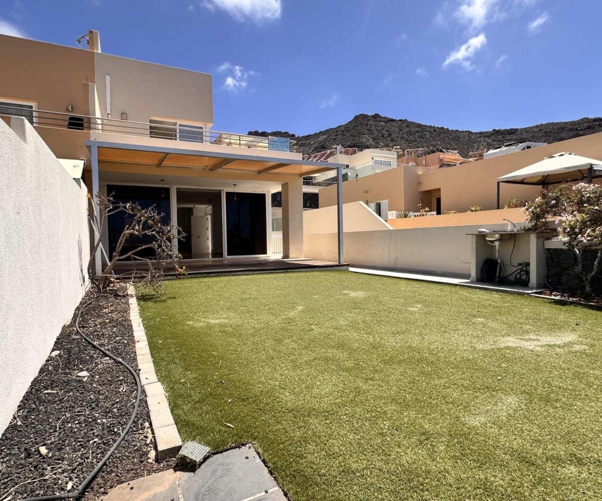 Chalet Adosado en Venta – Los Girasoles, Madroñal de Fañabé