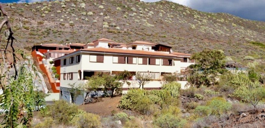 Dom w Villas Mirador del Roque, Costa Adeje