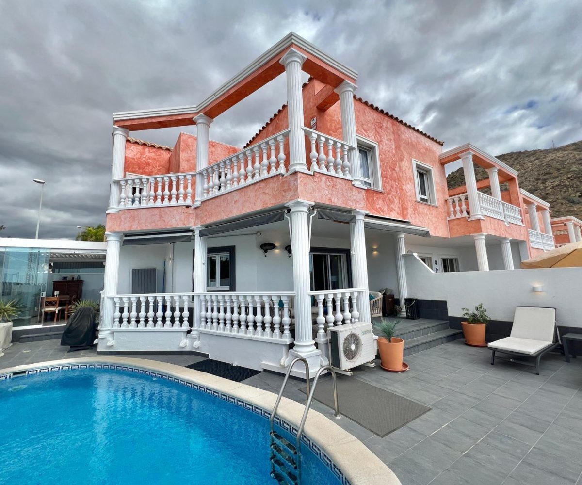 Villa en venta en Vista Hermosa II, Los Cristianos – Tenerife Sur