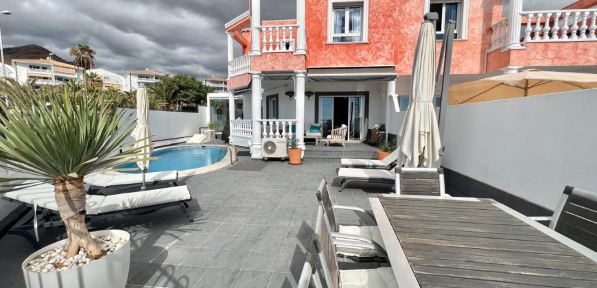 Villa en venta en Vista Hermosa II, Los Cristianos – Tenerife Sur