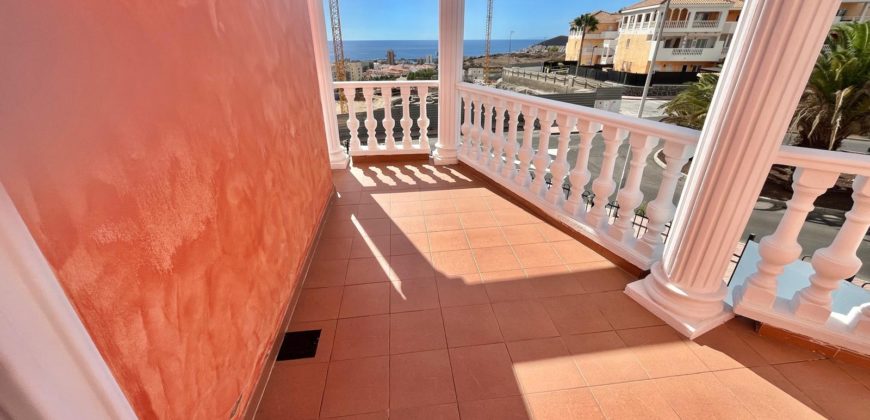Villa en venta en Vista Hermosa II, Los Cristianos – Tenerife Sur